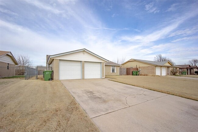 Photo - 1071 Raintree Mansion