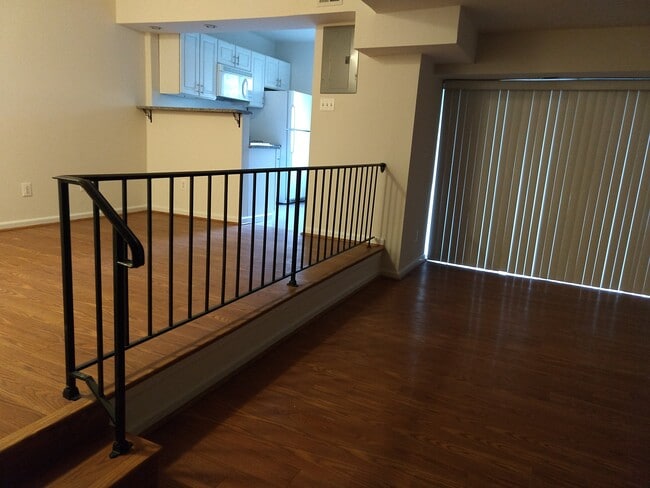 Photo - 4705 Tecumseh St Unit 103