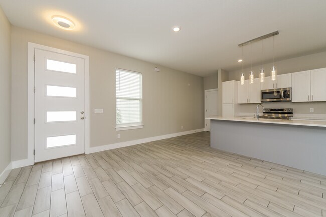 Photo - 398 Camellia Ct