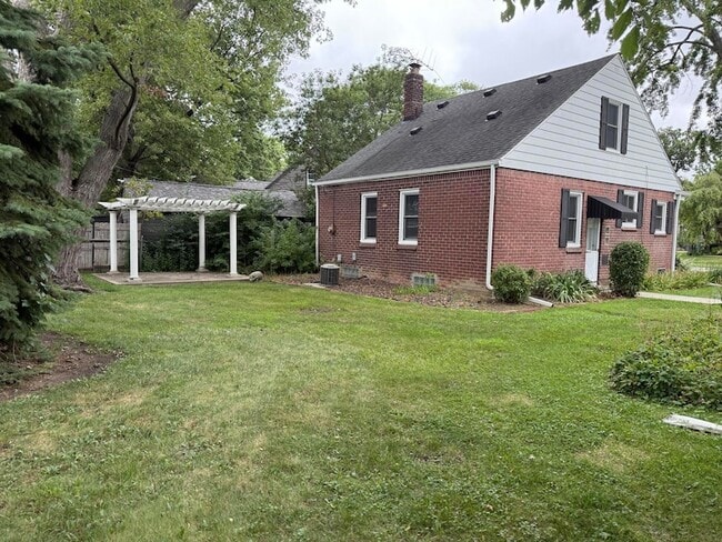 Photo - 1625 W Farnum Ave