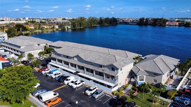 Building Photo - 8360 NW 103rd St Unit 207E Rental