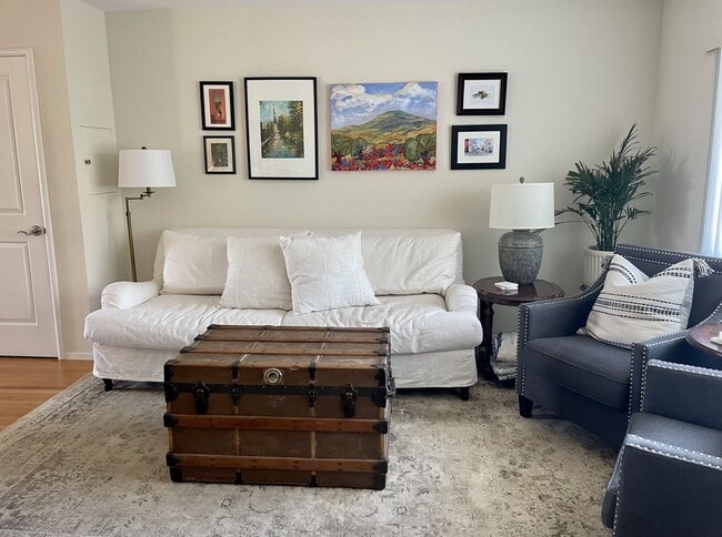 Photo - 129 Margarido Dr Unit 129