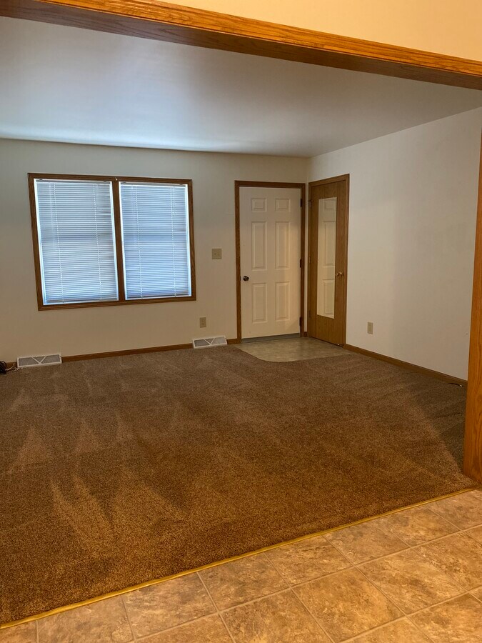 Living Room & Front Closet - 359 Frenn Ave Unit 359