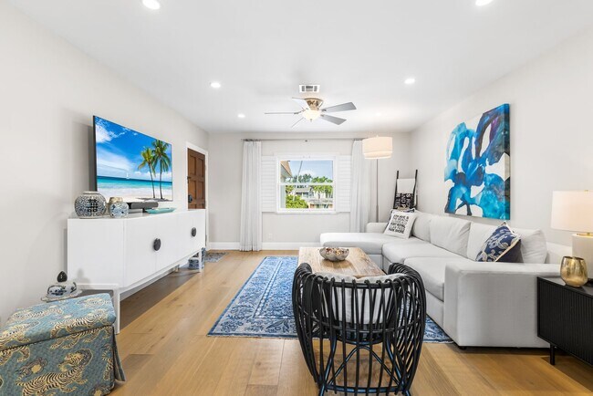 Photo - ** OLDE NAPLES ** 2 BED / 1 BATH - CONDO -...