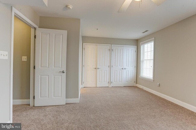 Photo - 833 Ramsay St