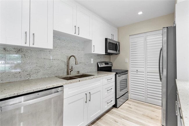 Photo - 230 Lakeview Dr