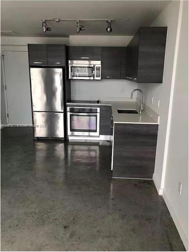 Photo - 151 SE 1st St Apartment Unit 2405
