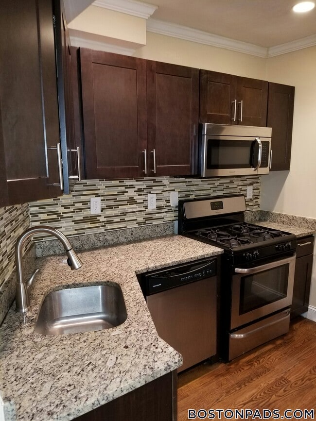 2975 Washington St Unit 2