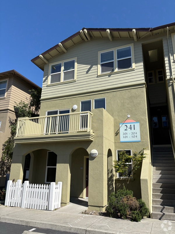 Building Photo - 241 Pacifica Blvd Unit 202 Rental