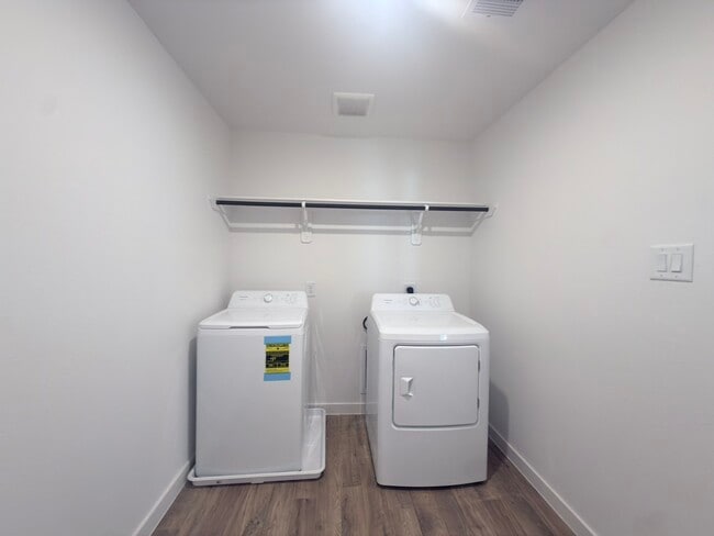 Photo - 3563 Lovebird Ln