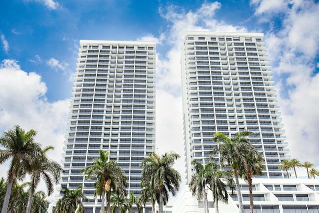 Building Photo - 529 S Flagler Dr Unit 6e