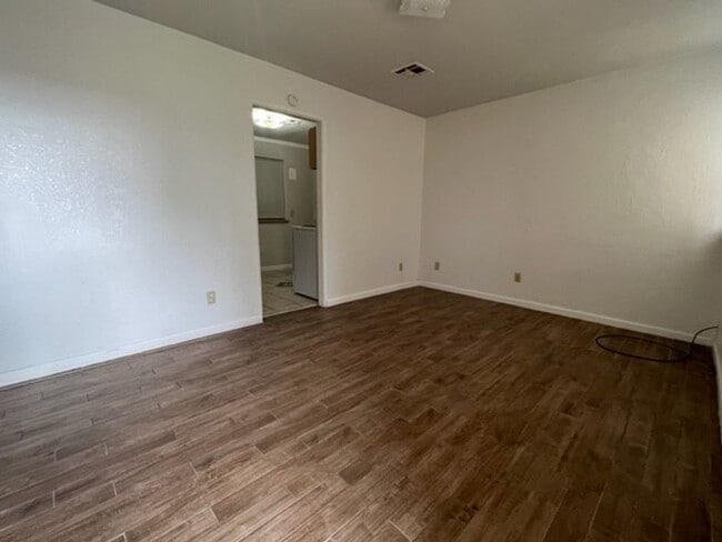 Photo - 15 NW 25th St