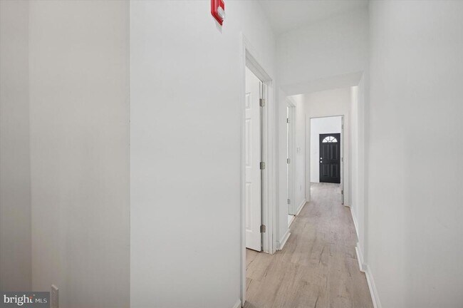 Photo - 4926 W Thompson St Unit 1