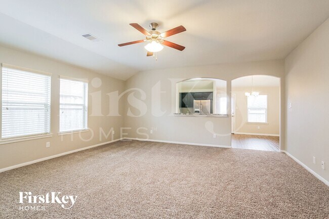 Photo - 633 26th Ave N
