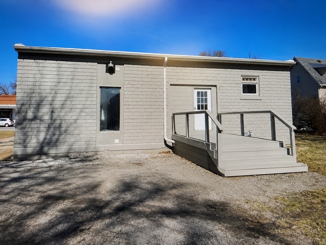 Building Photo - 313 W Findlay St Unit C