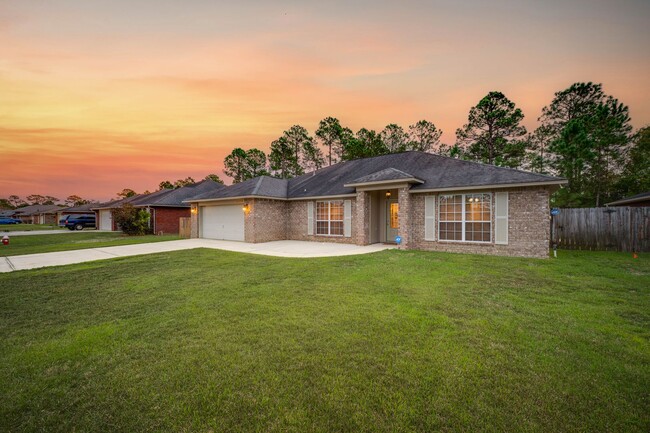 Photo - Beautiful 4/2 Minutes to NAS Pensacola Ava... House