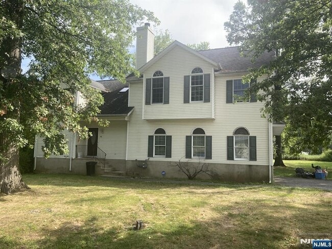 Building Photo - 156 Dorsa Ave Rental