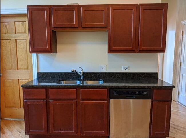 Photo - 1100 W Taylor St