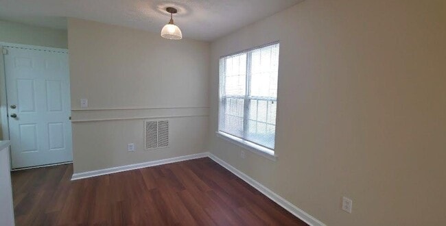 Photo - 4915 Lakebrooke Run