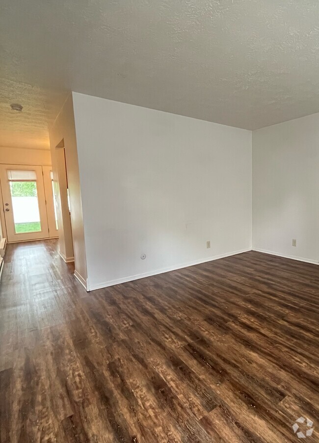 Building Photo - 107 Forest Ln Rental