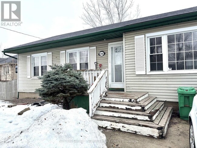 Photo - 2958 King St