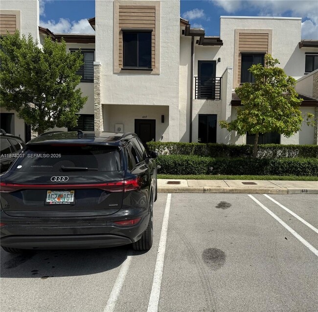 Photo - 607 NE 208th Terrace