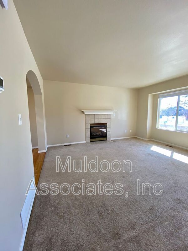 Photo - 1048 Scarlet Oak Dr