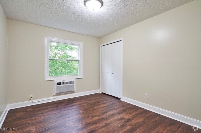 Building Photo - 2635 Martin Rd Rental