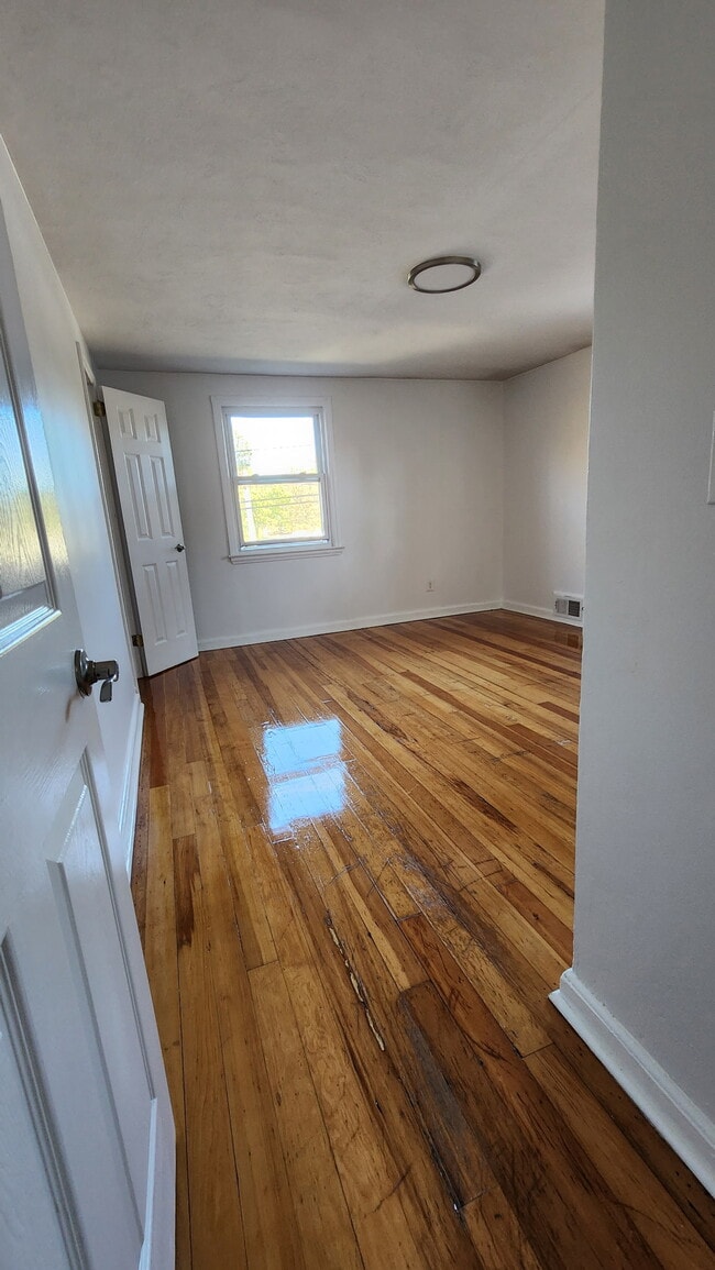Photo - 1129 South Ave W