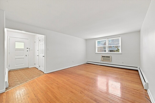 7815 Queen St Unit A