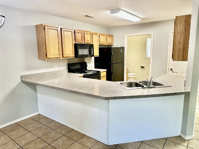 Photo - 1460 W Jct St Unit 2