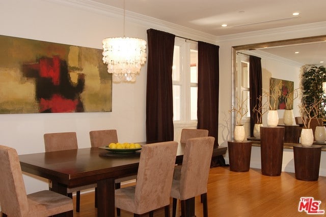 Comedor - 8121 Norton Ave