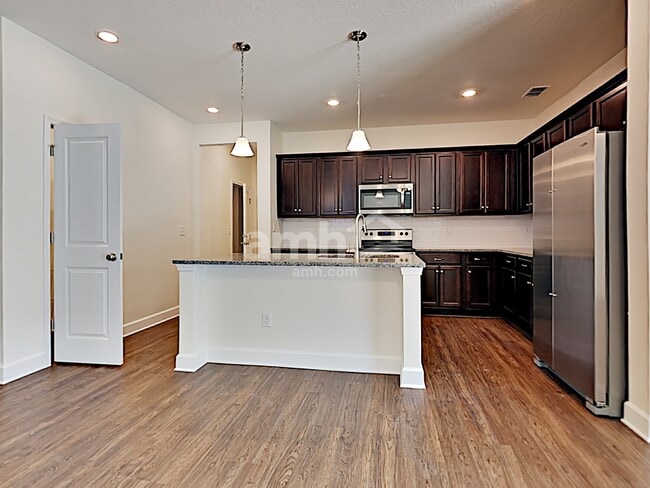 Photo - 105 Moultrie Crossing Ln