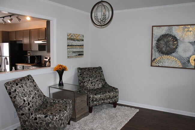 Photo - 7245 Meeting St