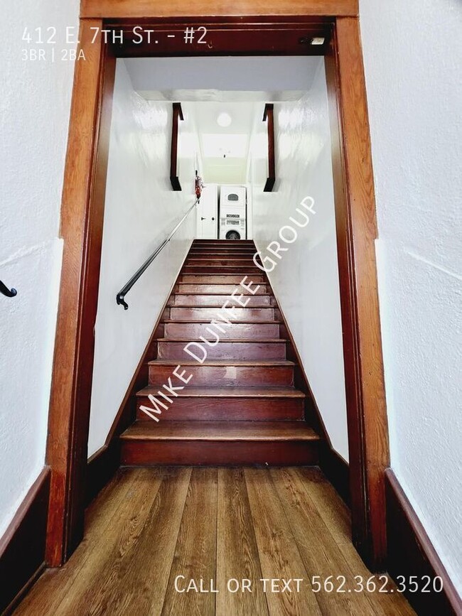 Building Photo - 412 E 7th St Unit #2