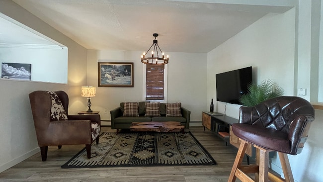 Photo - 627 S Melrose St