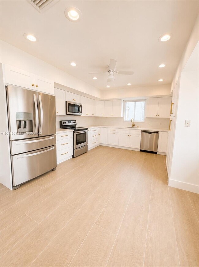 Photo - 13005 Zambrana St