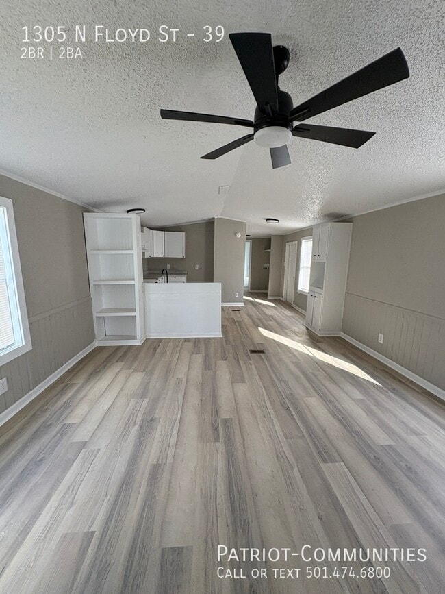 Photo - 1305 N Floyd St