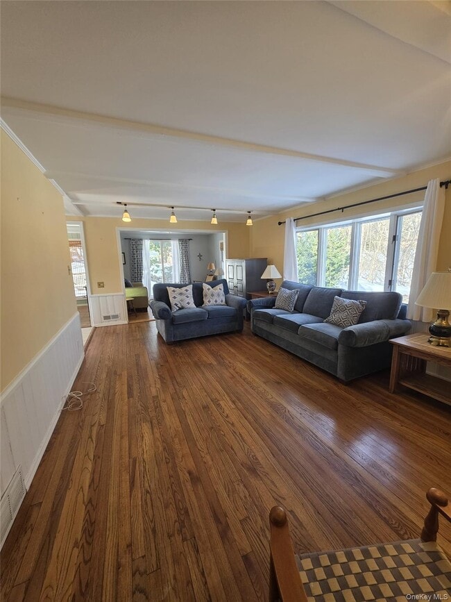 Photo - 30 Tappen Dr