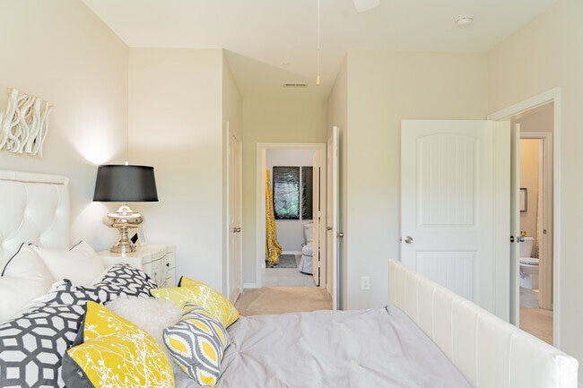 2BR, 2BA - 1,096SF - Primary Bedroom