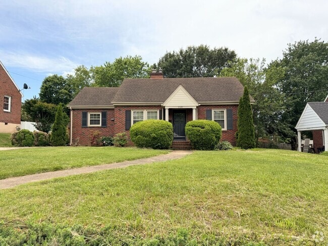 Building Photo - 3 Bedroom Home in Lynchburg