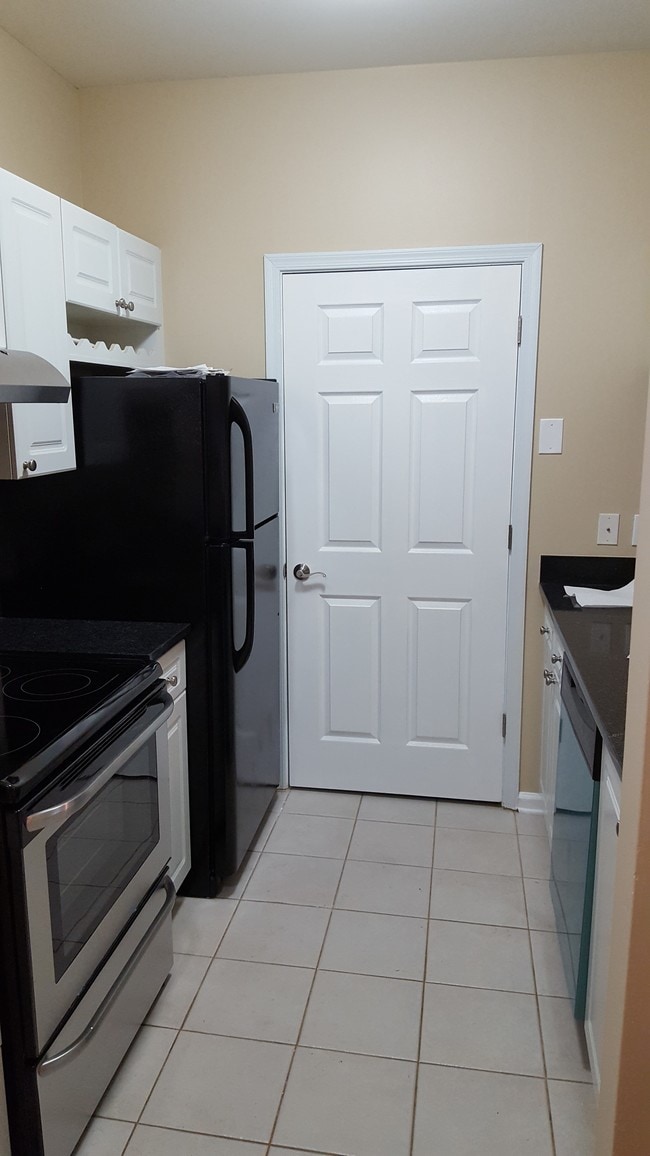 Photo - 2025 Woodmont Blvd Unidad 110