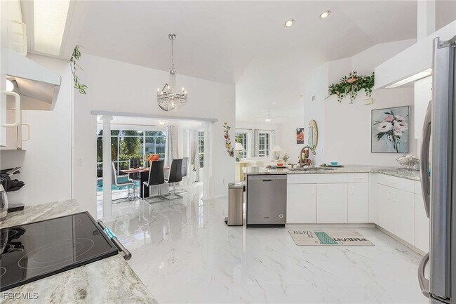 Photo - 2308 SE 27th St