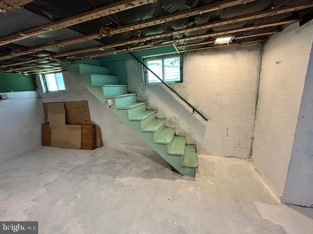 Photo - 215 Elder St