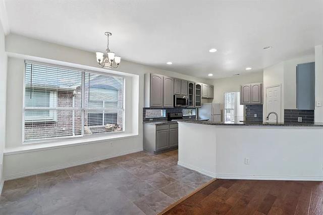 Photo - 1525 Dimmit Dr