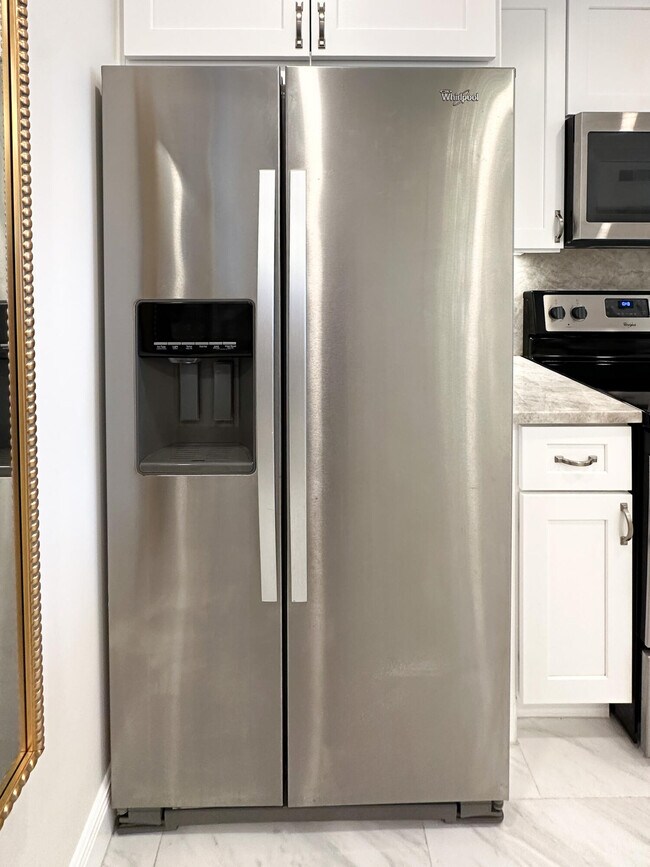 Photo - 4800 Bayview Dr Unit 303