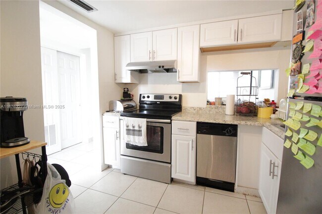 Photo - 1591 NE Miami Gardens Dr Unit 302