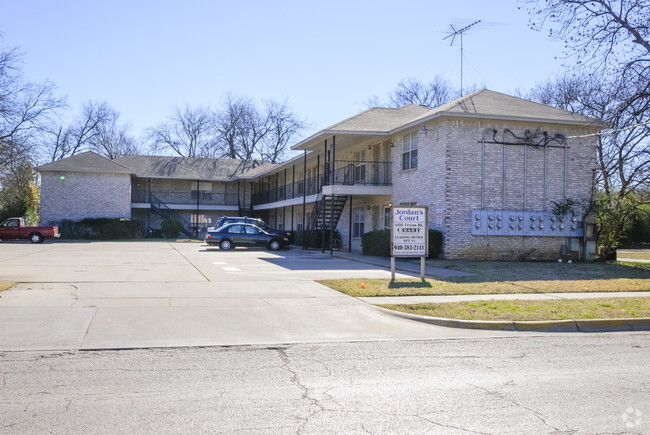 Building Photo - Jordan's Court Apartments