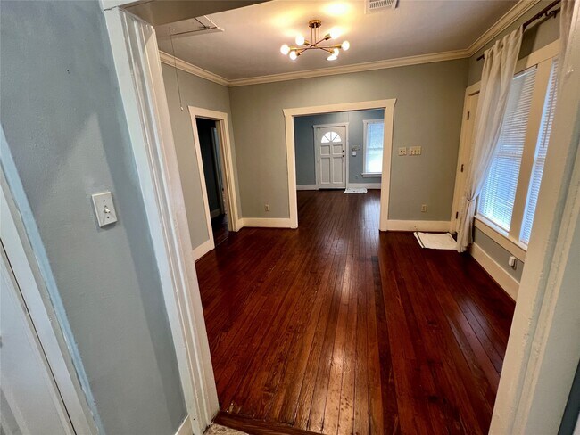 Photo - 501 E 28th St