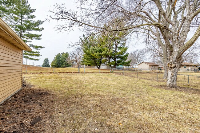 Photo - 3816 82nd St